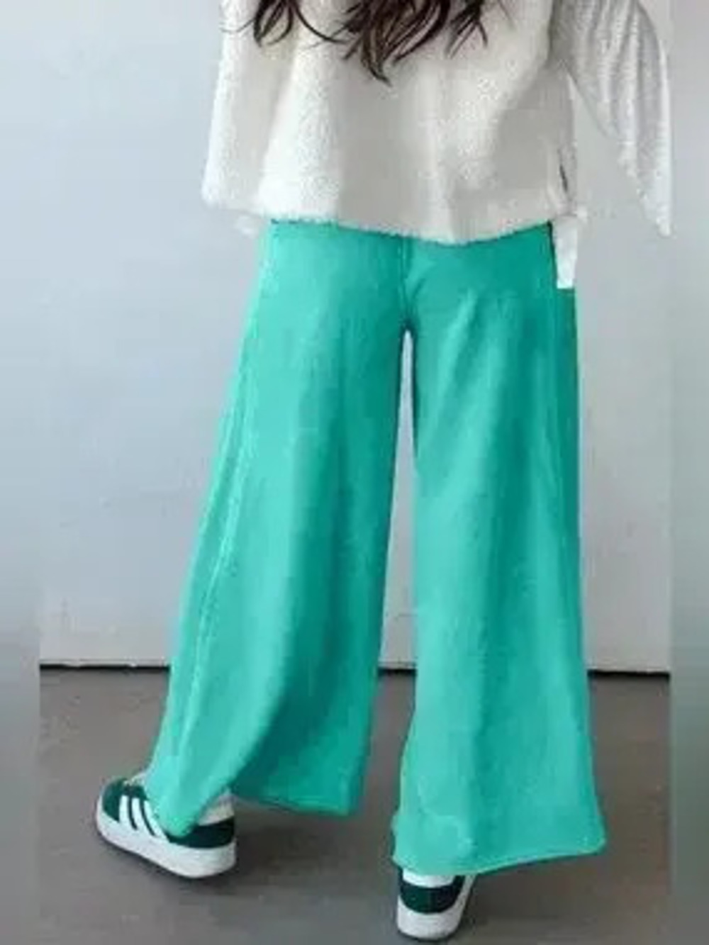 High-Waisted Wide-Leg Pants - Picture 3 of 8
